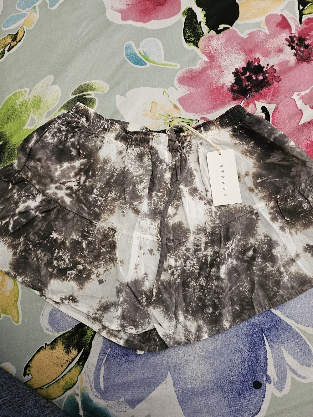 Starkx Women's Black & White Tie-Dye Tiered Skater Skirt